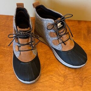 brand new Women's Sorel Out N About classic waterproof duck boot